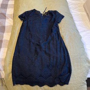 Super cute, timeless Laundry dress with beautiful lace. Comfy and elegant!